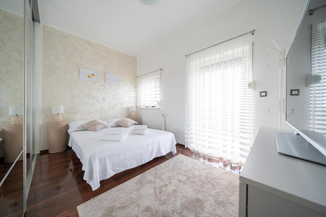 Apartment Absolute Gray Zadar Exterior photo